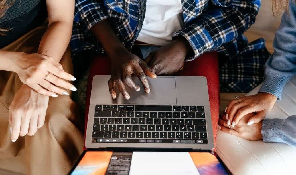 Teamwork on recruiting LATAM talent remotely